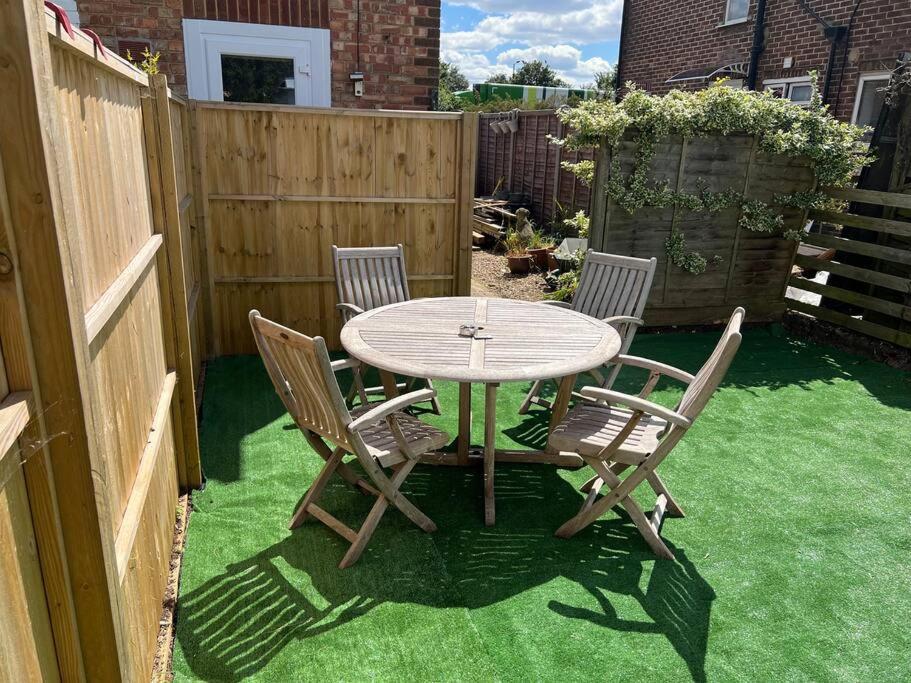 2 Bed In Wembley, Ealing, London Apartment Perivale